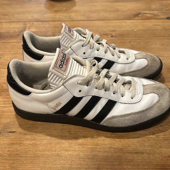 Adidas Sambas Size 8 men’s. Broken in and in good condition. - Picture 2 of 7